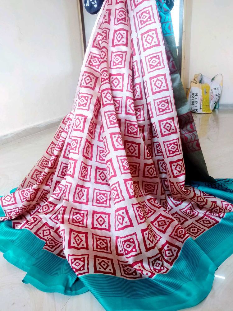 डेली उसे साड़ी