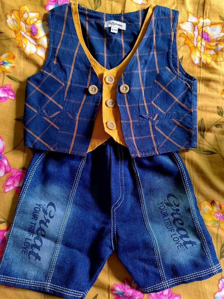 Boy&#39;s Vest &amp; Short Set