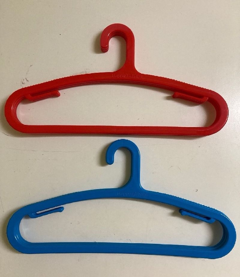 Hangers Plastic Pack of 6