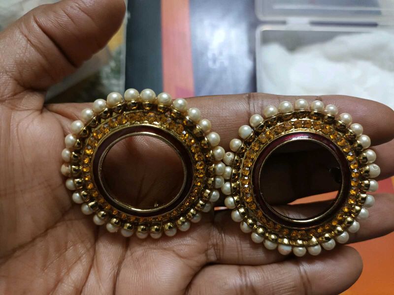 Golden pearl Earring