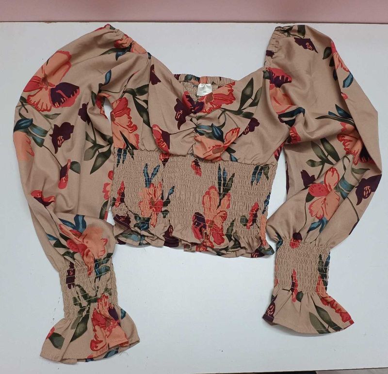 Printed Full Sleeves Crop Top