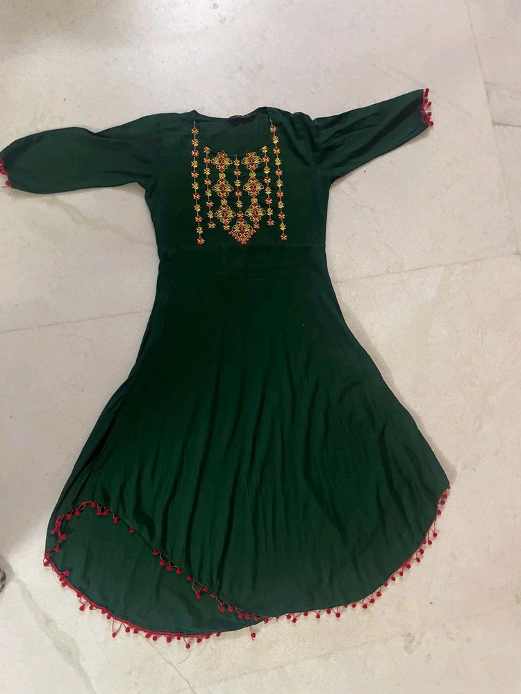 Green Embroidered Kurta