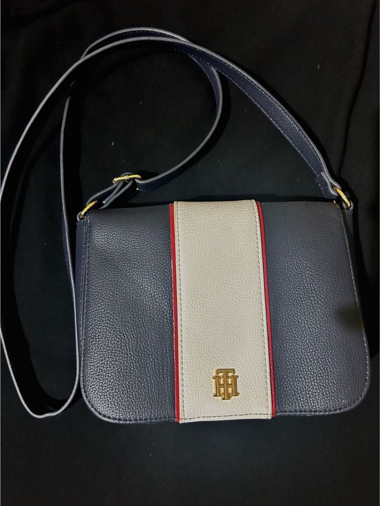 Tommy Hilfiger Crossbody Bag