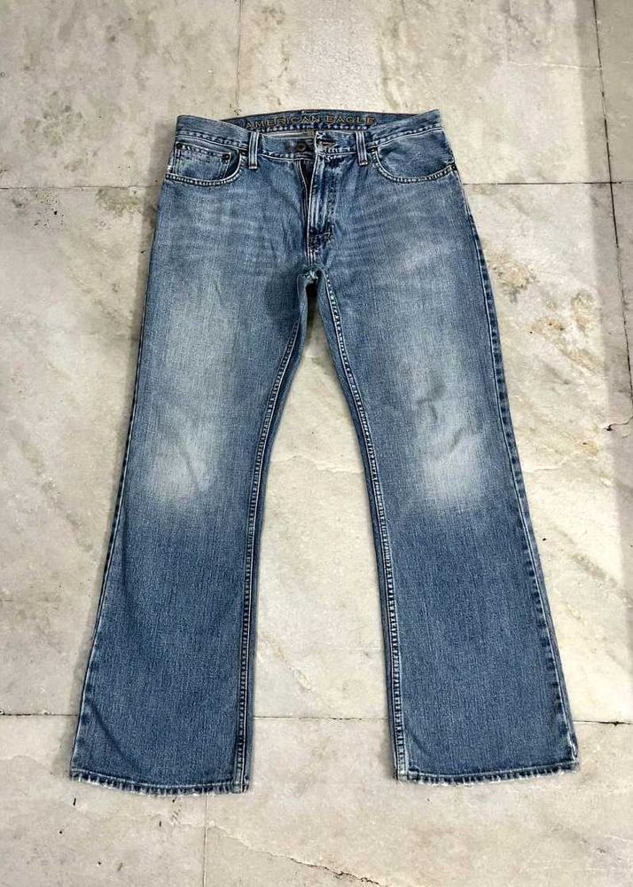 AMERICAN EAGLE LIGHT BLUE BOOTCUT JEANS 32