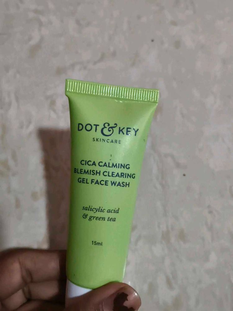 Dot &amp; Key Cica Calming Face Wash