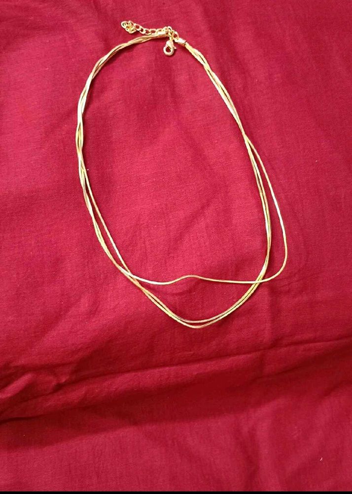 Elegant Gold Layered Necklace