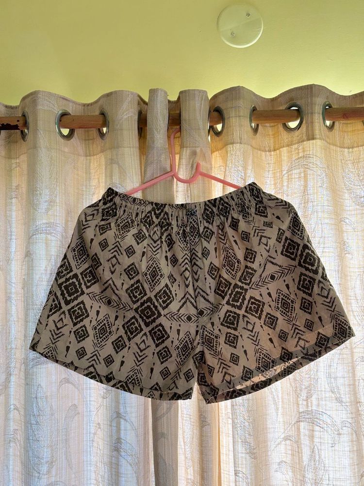 Patterned Women&#39;s Shorts