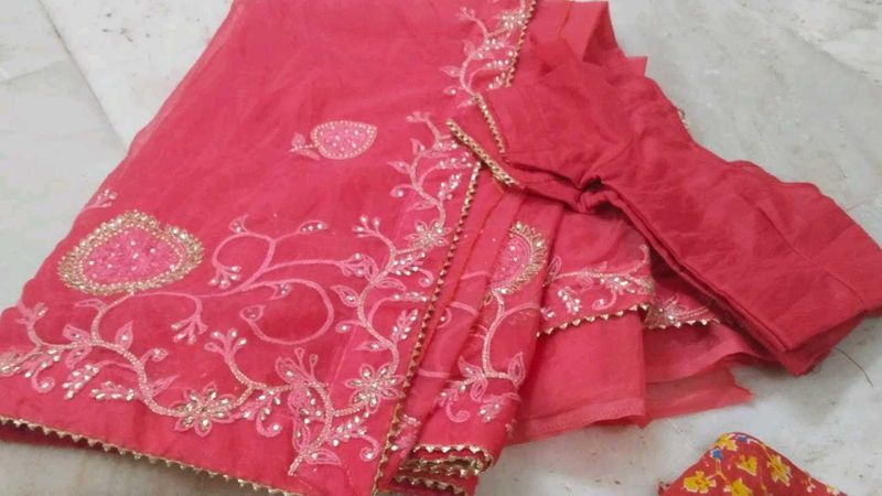 Beautiful Saree With Blouse 💝