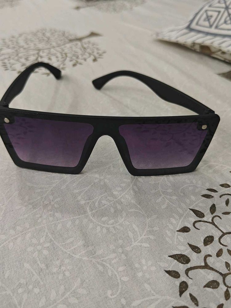 Black Frame Sunglasses