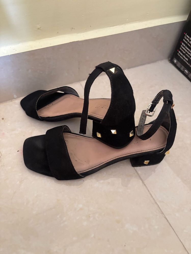 Elegant Black Block Heel Sandals with Gold Stud