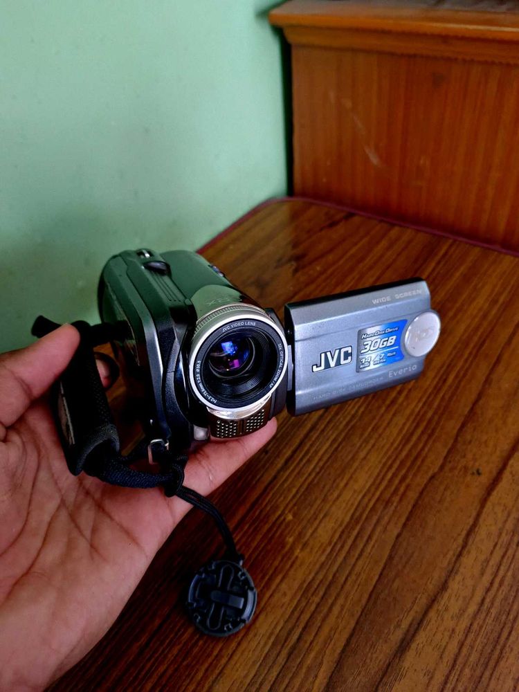 JVC Camcorder 32x Optical Zoom
