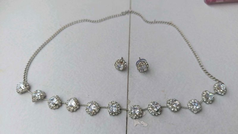 Sparkling Necklace &amp; Earring Set