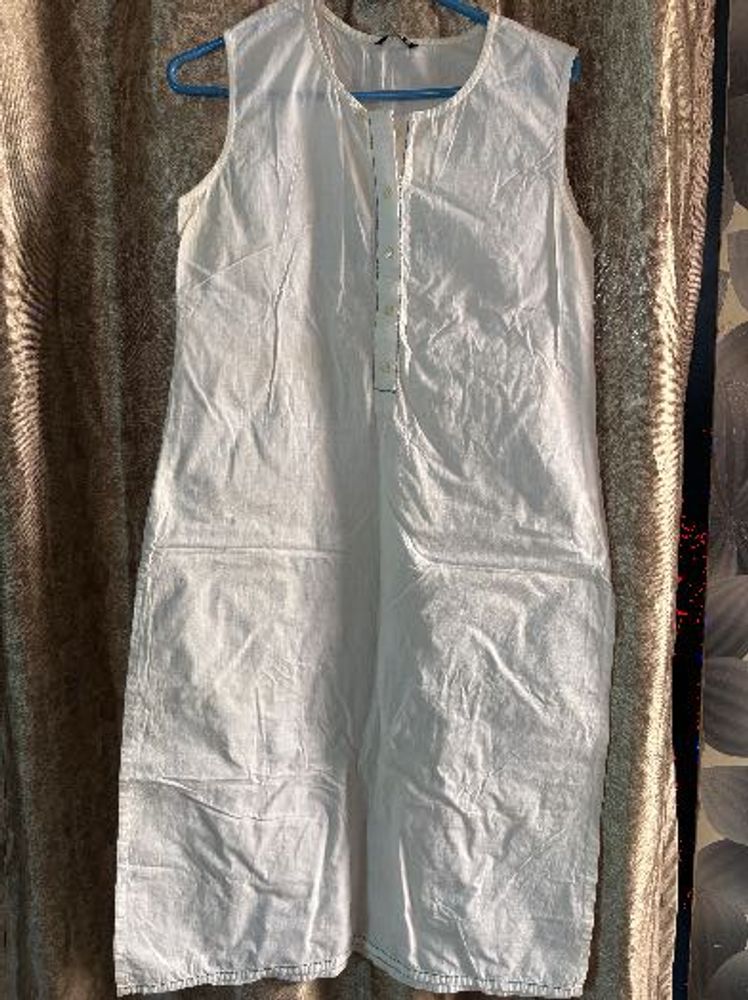 White Sleeveless Dress