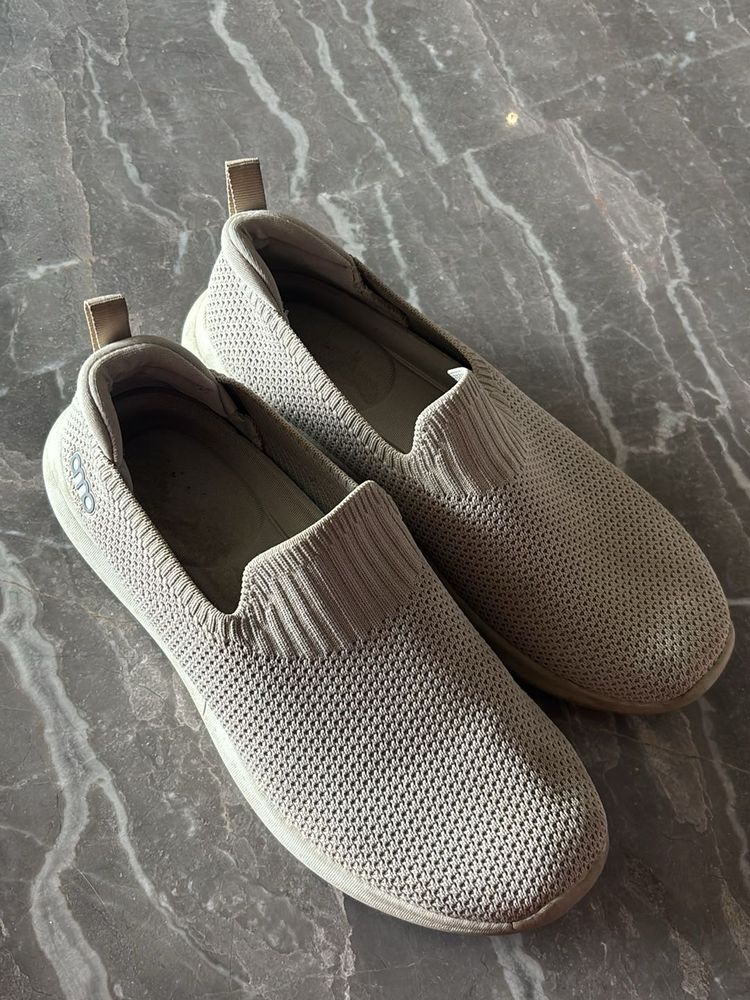 Casual Knit Slip-ons