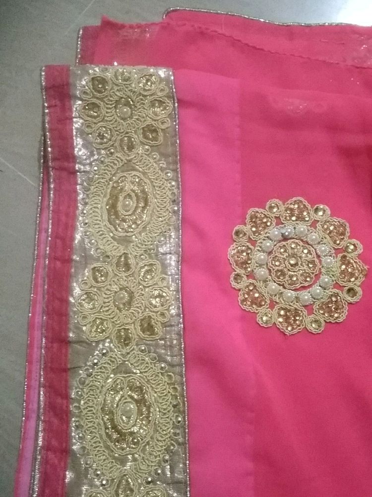 Pink 🩷 Saree with Gold Embroidery