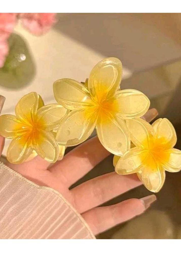 Flower Hair Claw 🌺