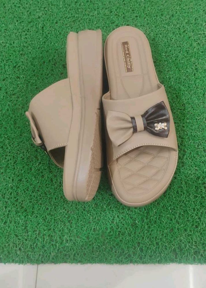 Red Chilly Beige Bow Slides