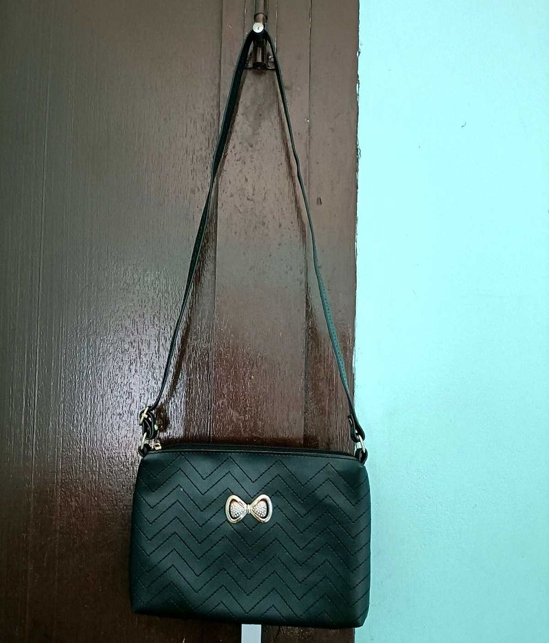 Beautiful Black Sling Bag 🖤✨