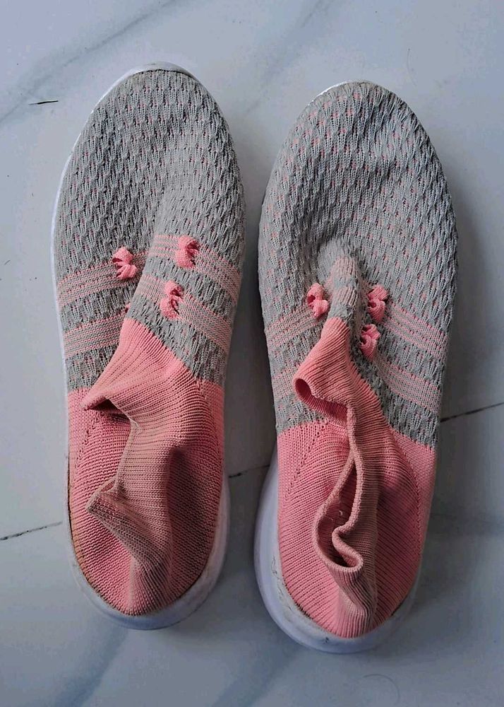 Sports Shoes 👞