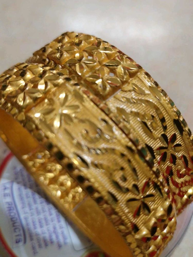 Beautiful Design GoldenBangles 2.6 Size