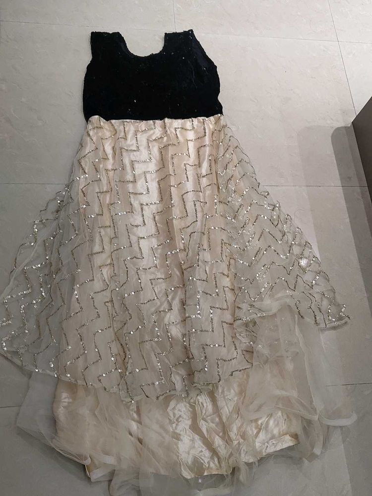 Free size Gown