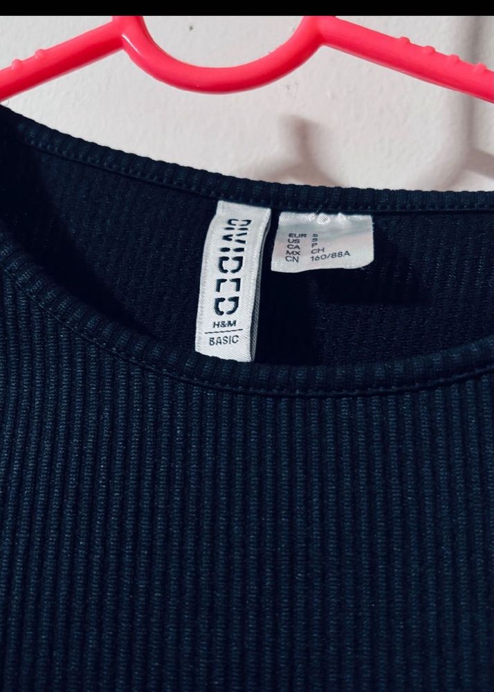 Black Ribbed Top