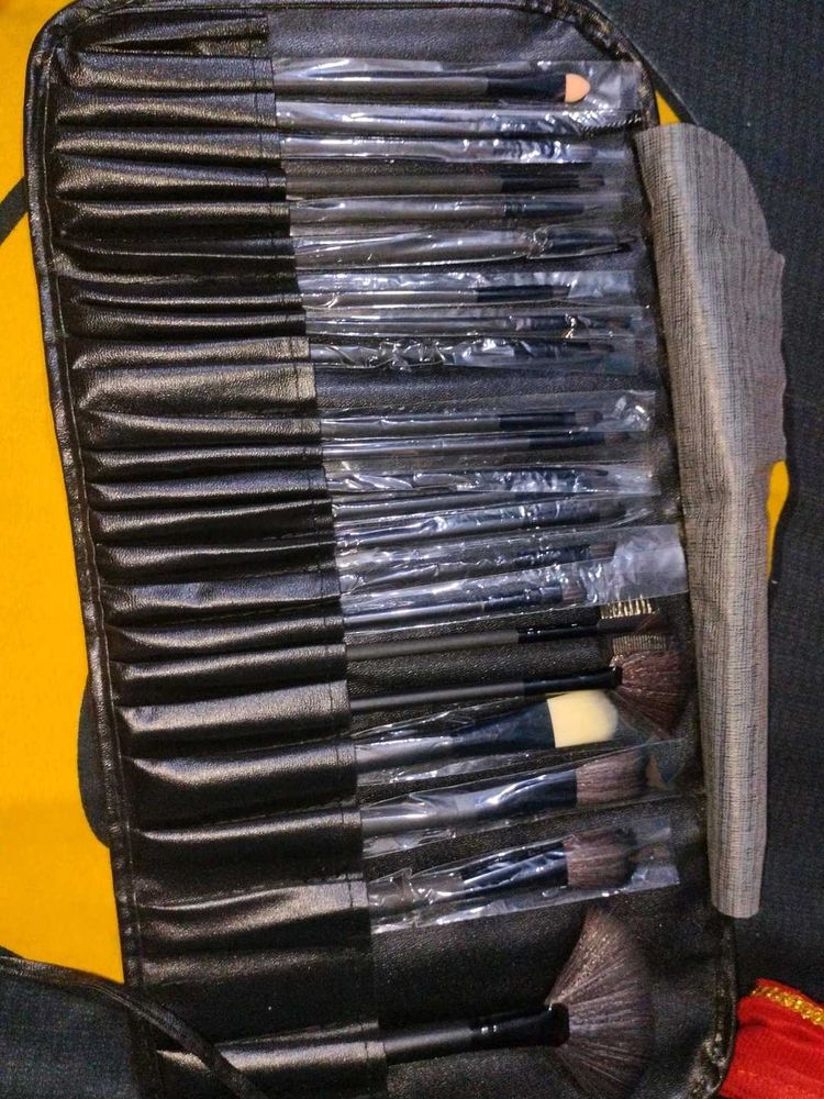 Make-up Brush Professionally