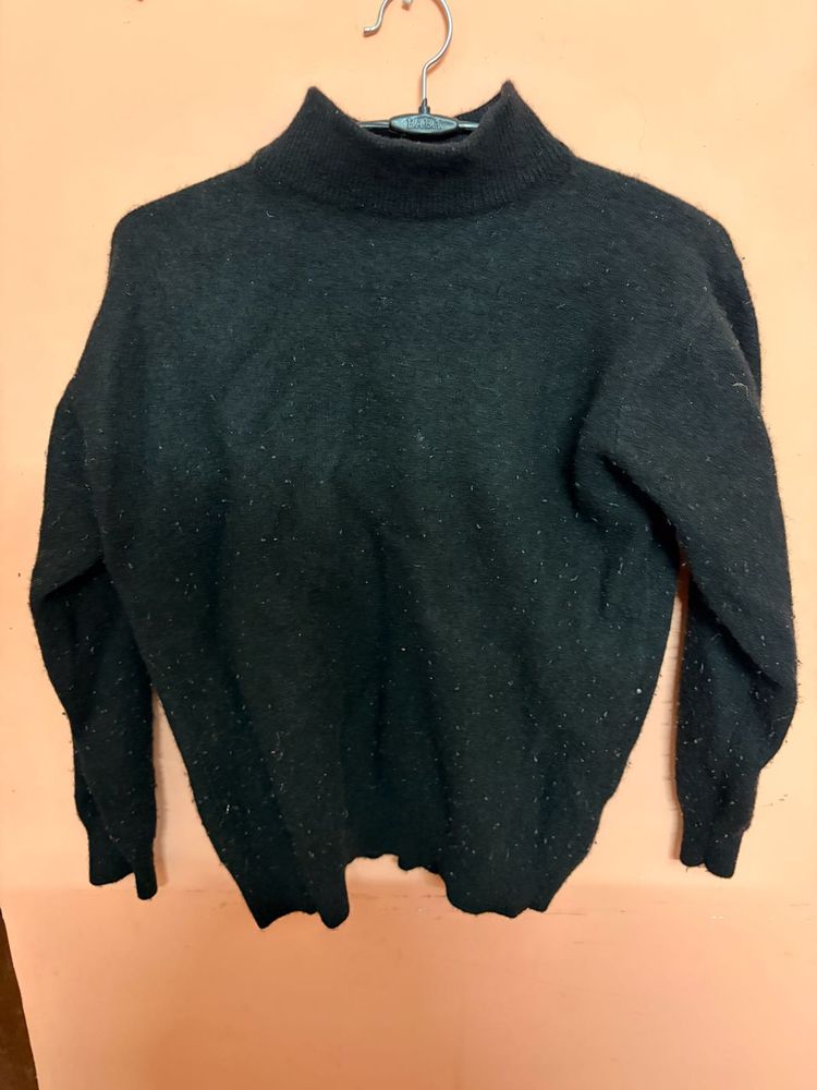 removable lint black turtleneck