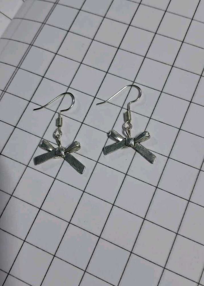 Silver Ribbon Earrings