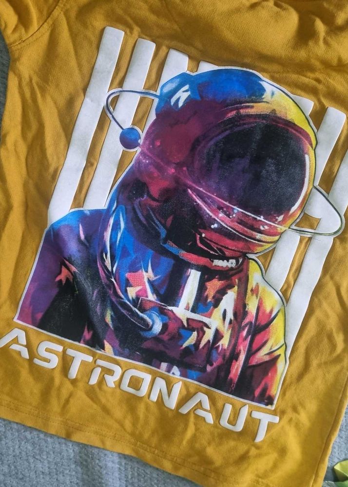 Astronaut Graphic T-Shirt