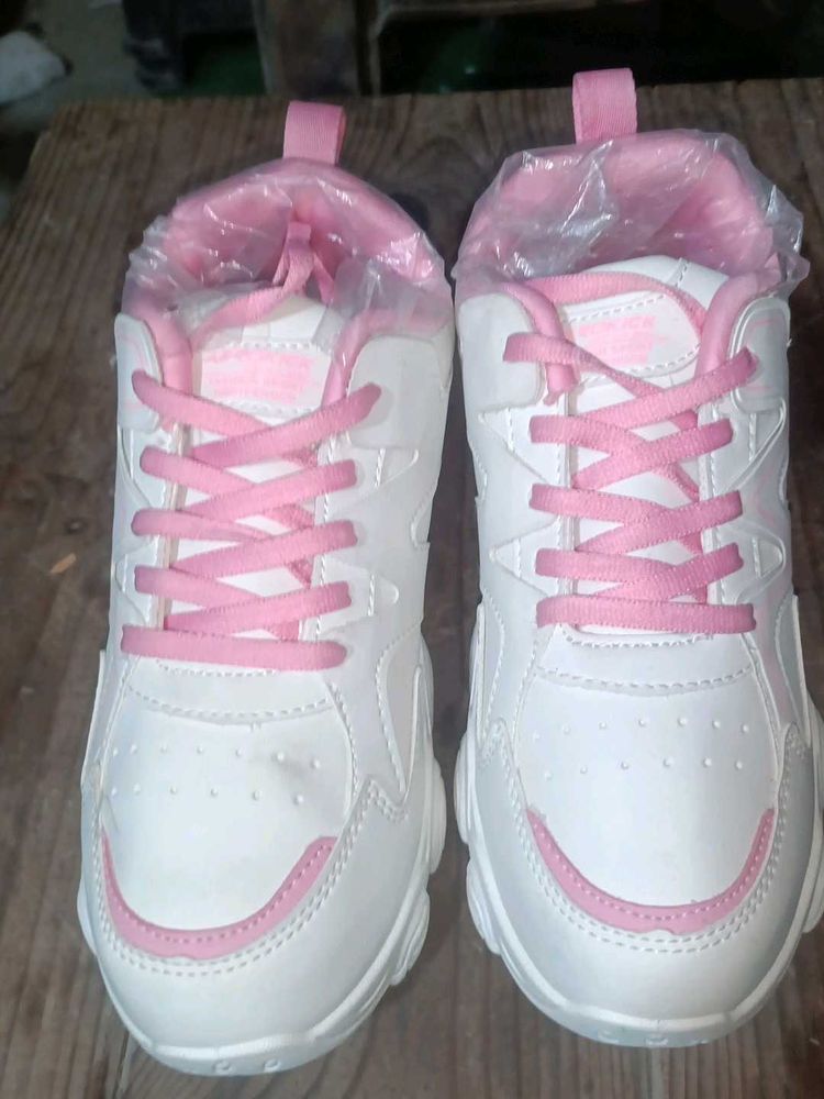Stylish White &amp; Pink Sneakers