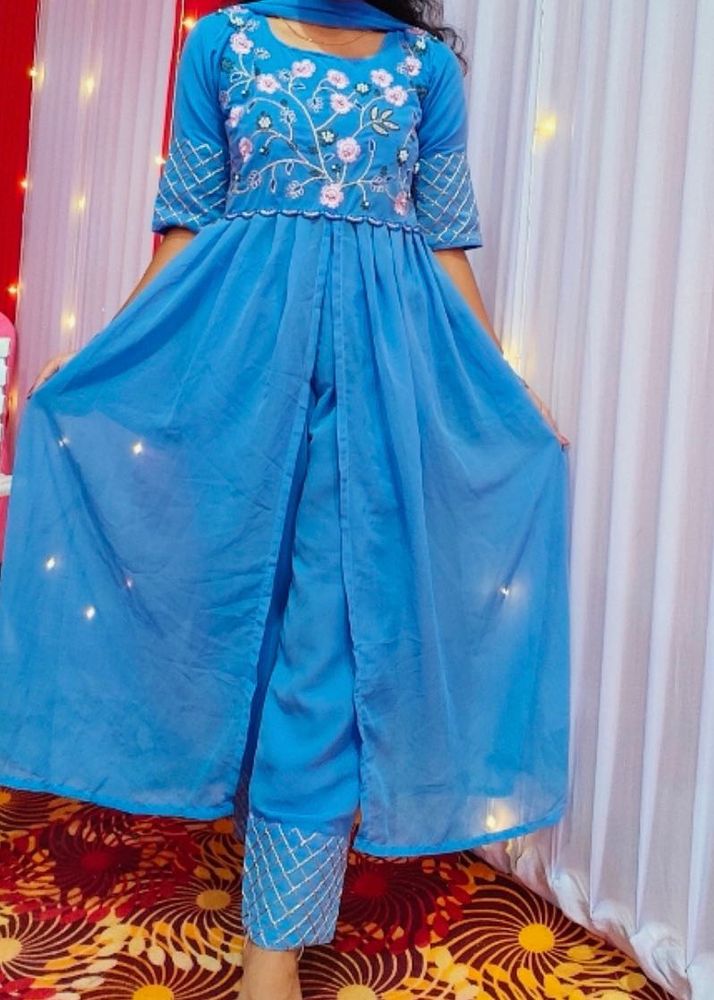 Elegant Blue Embroidered Kurta Set
