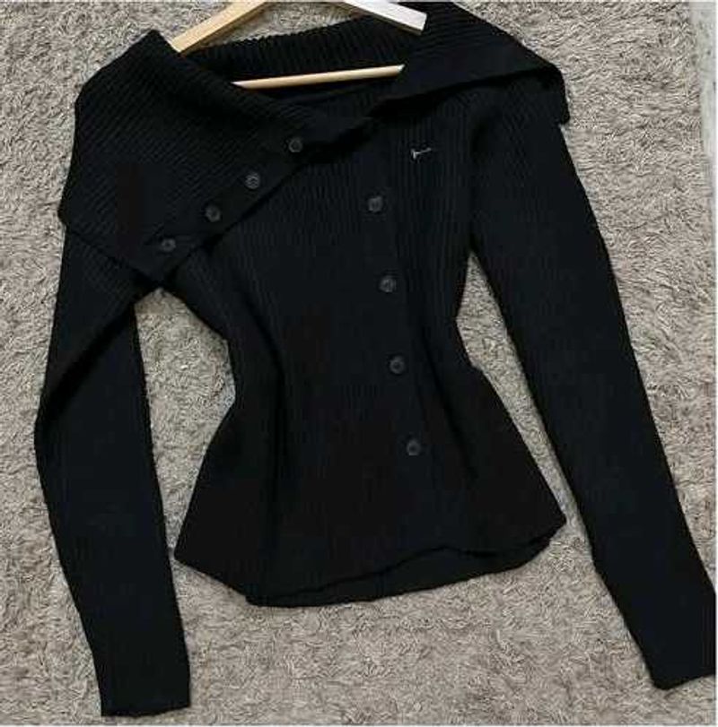 Chic Black Buttoned Cardigan
