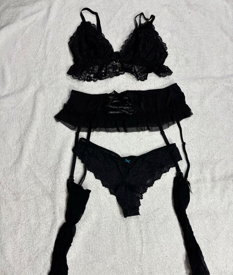 Black Lace Garter Set