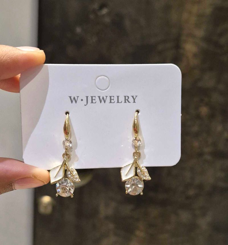 Elegant Crystal Drop Earrings