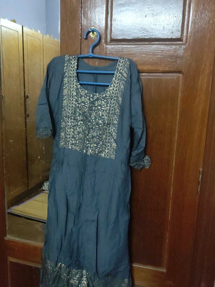 Elegant Embroidered Kurta