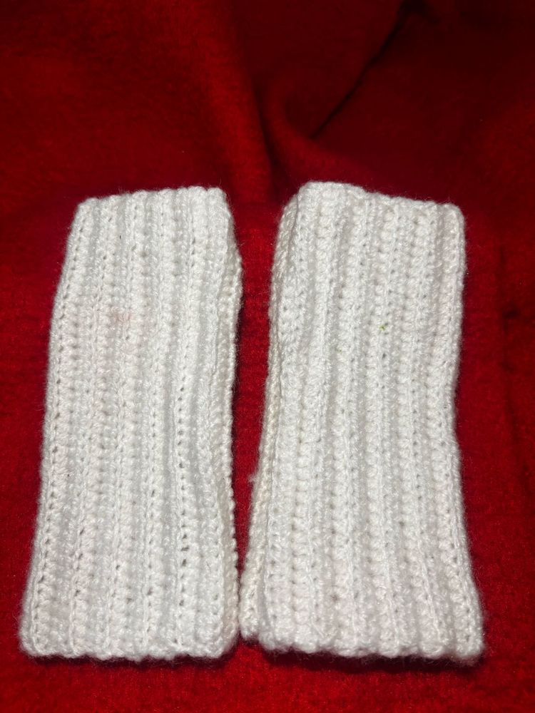 White Knitted Wrist Warmers