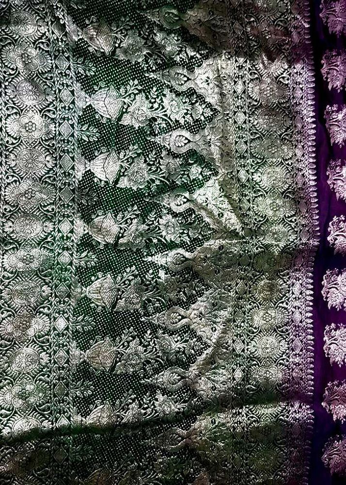 Elegant Green Banarasi Silk Dupatta.
