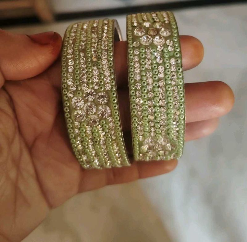 Sparkling Green Bangle Set