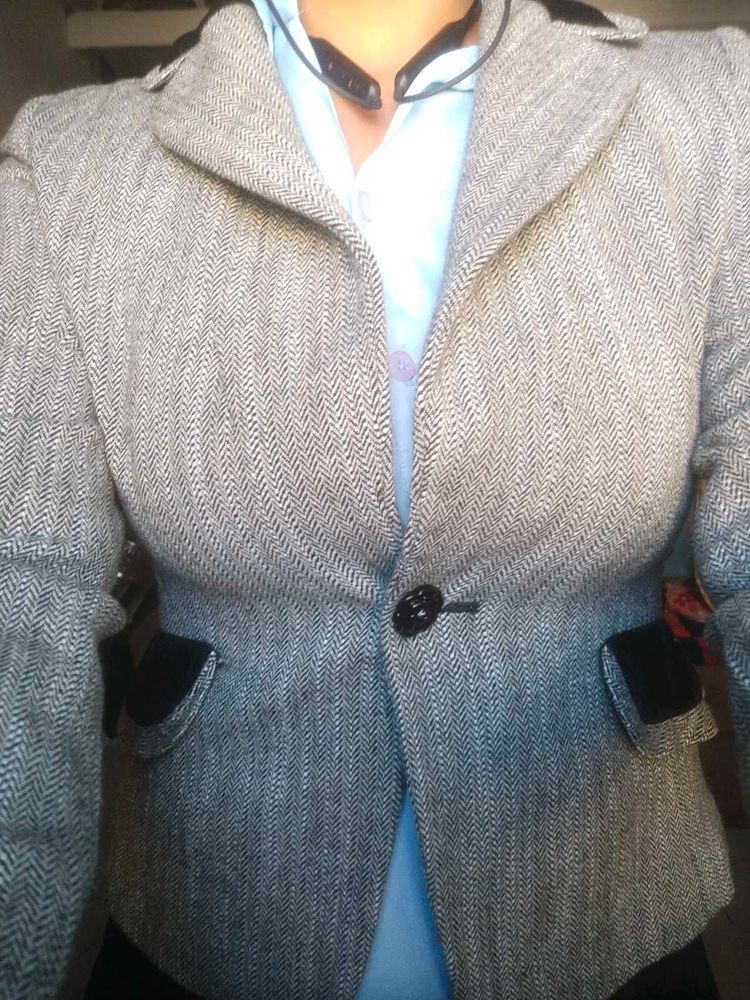 Herringbone Blazer - Classic Style