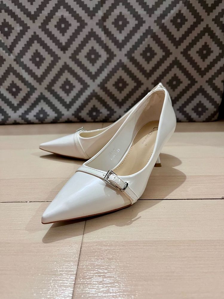 Elegant Patent White Pointed-Toe Heels