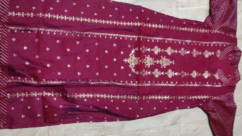 New Maroon &amp; Gold Embellished Kurti