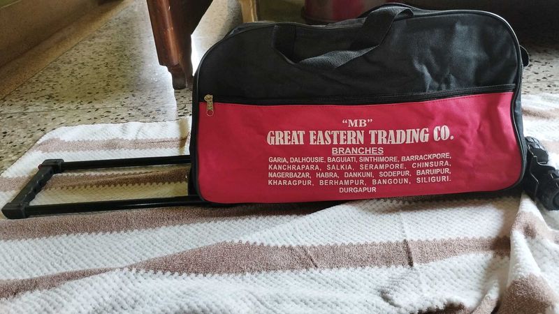 This Bag&#39;s Amazing Wheel Balance Make It Perfect
