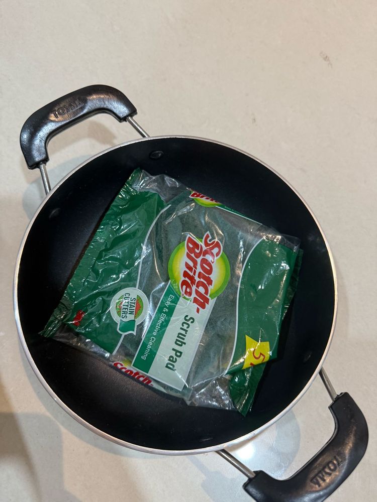 Nonstick Pan with Scotch-Brite Scrub Pad