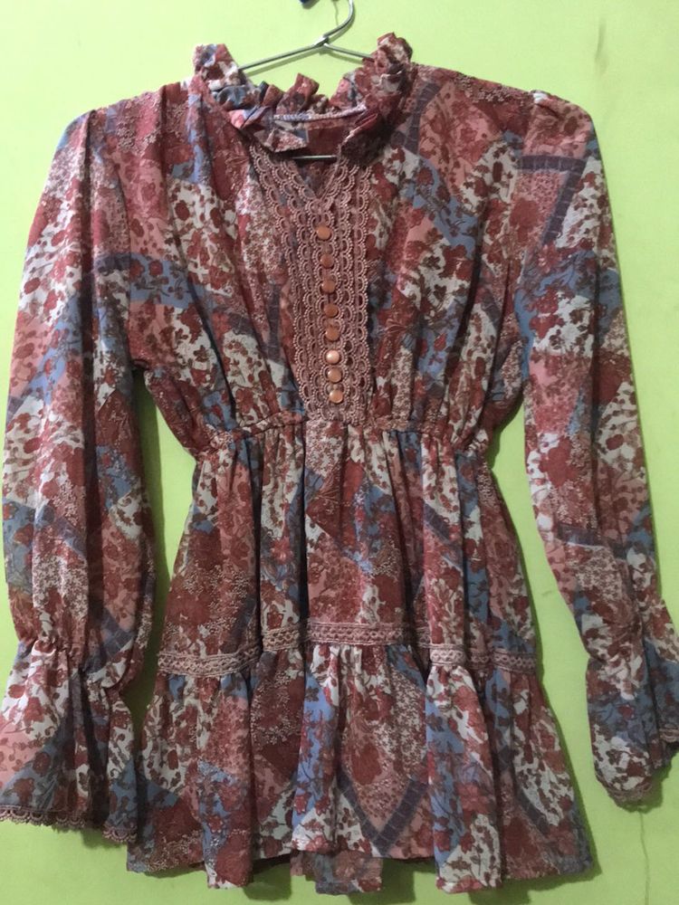 Floral Print Ruffled Neck Top