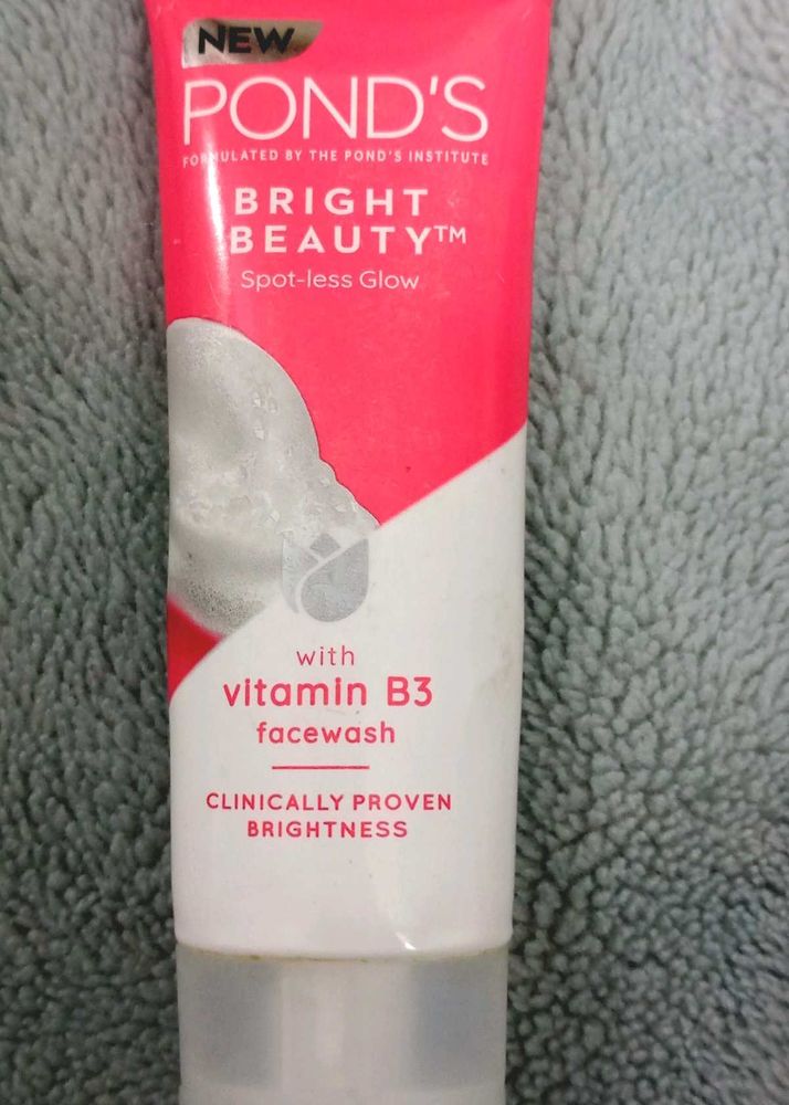 Ponds Bright Beauty With Vitamin B3 Face Wash