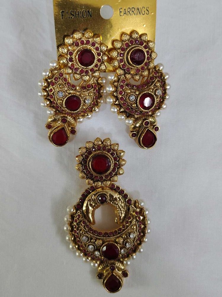 Earings And Locket(Pendant)