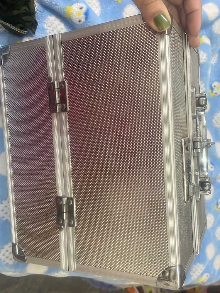 makeup box