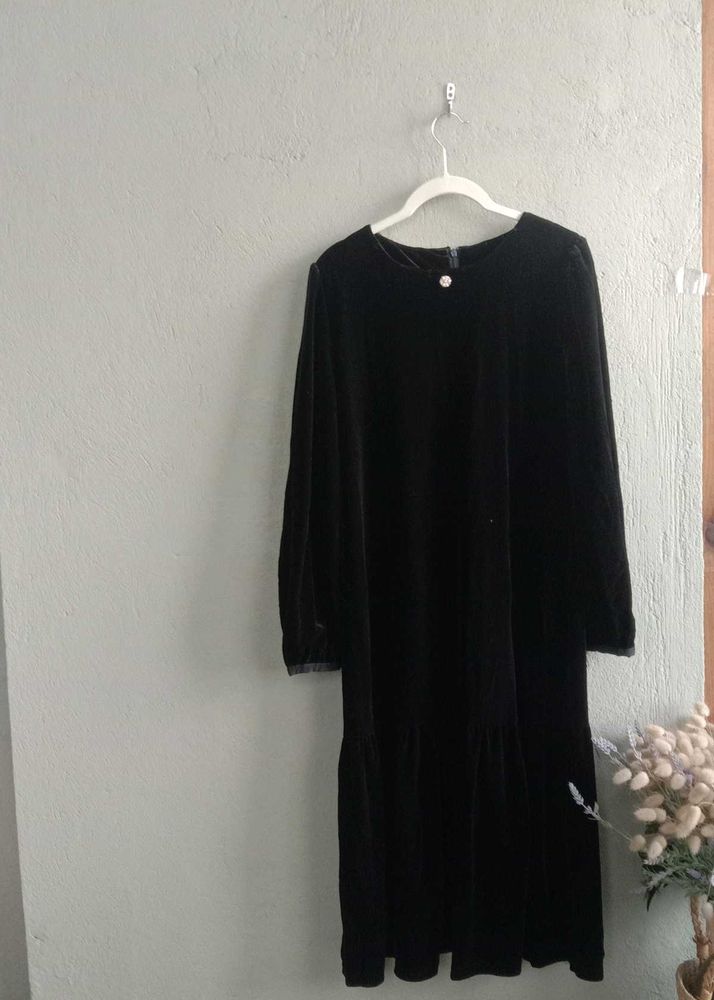 Black velvet modest wear