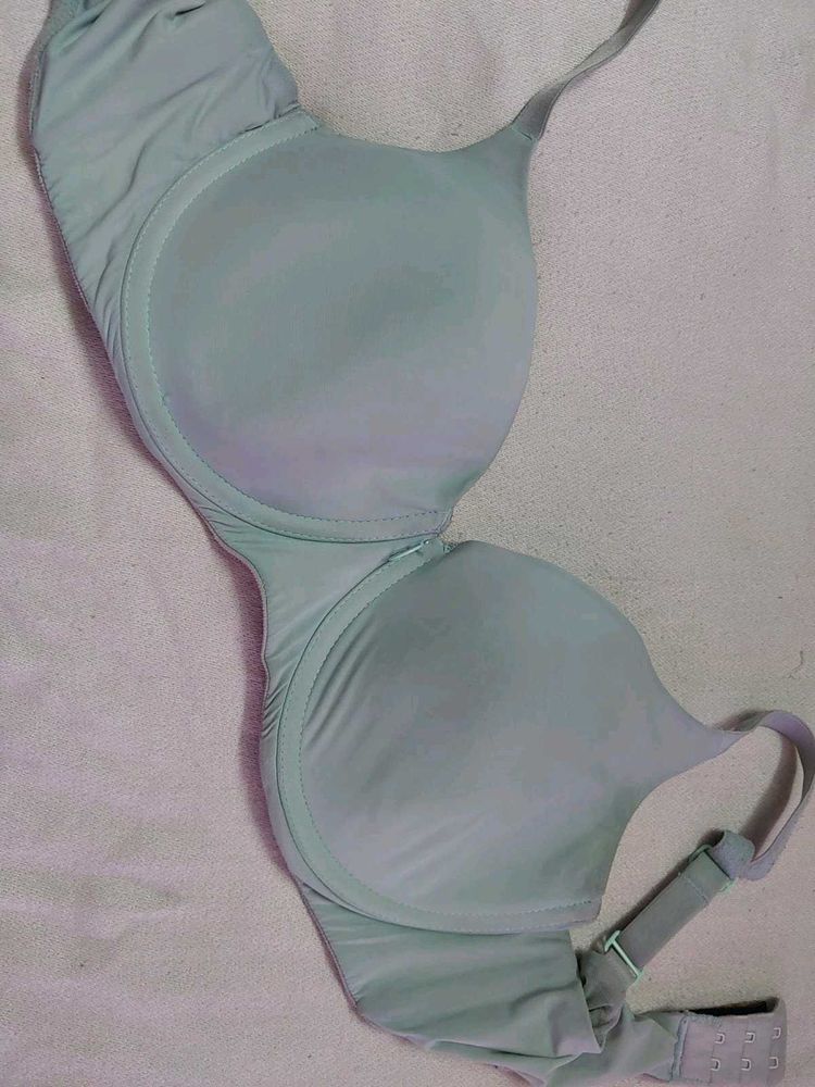 Uesd Bra